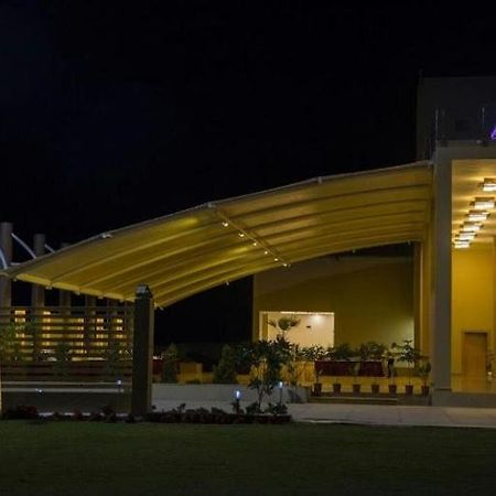 The Celestial Park, Bhopal Hotel ภายนอก รูปภาพ