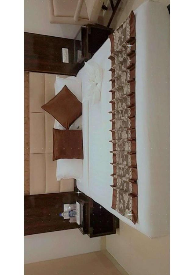 The Celestial Park, Bhopal Hotel ภายนอก รูปภาพ